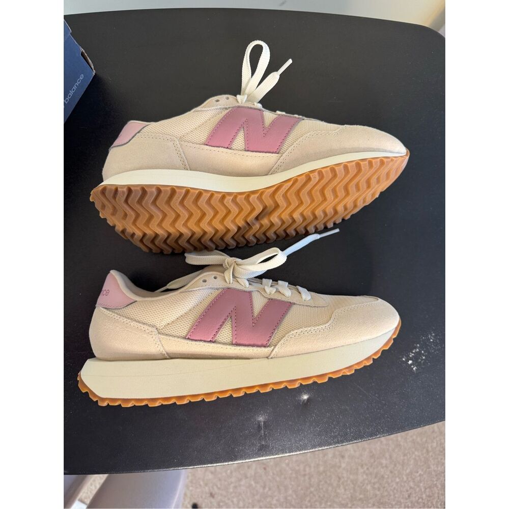 New Balance NIB 237 Sneakers in Beige/Pink Size 7.5 B - Picture 5 of 10